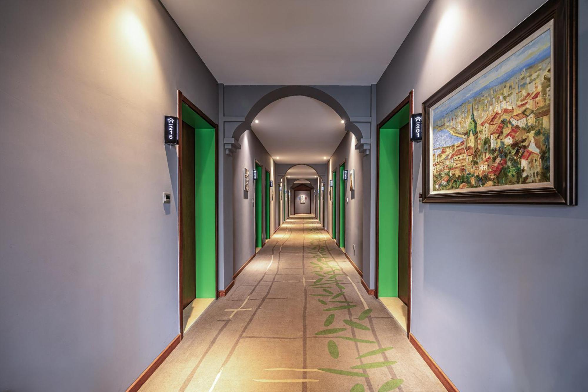 Qingdao Kaiyue Hotel Zhongshan Road St Michael'S Cathedral And Zhanqiao Pier Ngoại thất bức ảnh