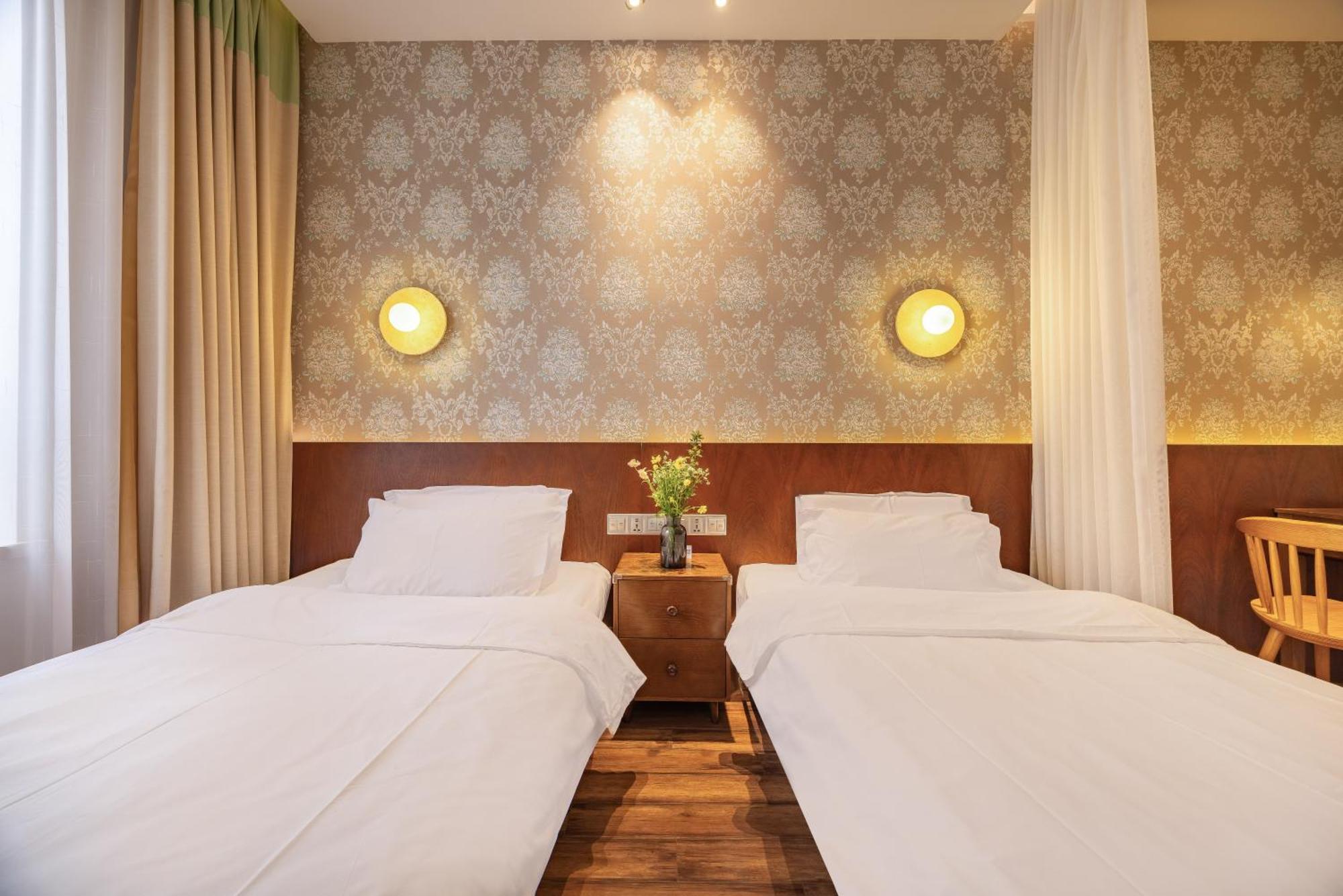 Qingdao Kaiyue Hotel Zhongshan Road St Michael'S Cathedral And Zhanqiao Pier Ngoại thất bức ảnh